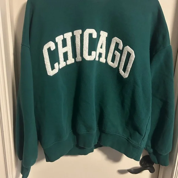 H&M Teal Chicago Sweatshirt - Picture 1 of 3